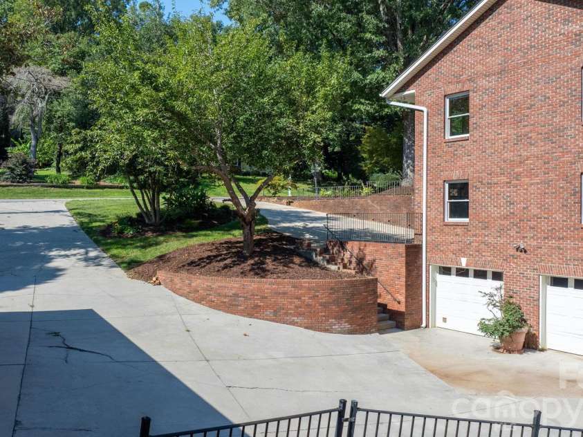 250 36th Avenue, Hickory, NC 28601.  MLS# CAR4413702, YatesRealty ID 49825. 