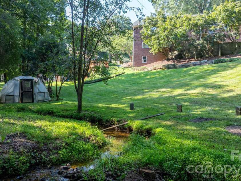 250 36th Avenue, Hickory, NC 28601.  MLS# CAR4413702, YatesRealty ID 49825. 