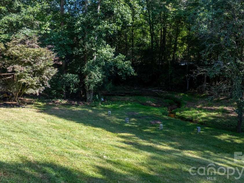 250 36th Avenue, Hickory, NC 28601.  MLS# CAR4413702, YatesRealty ID 49825. 