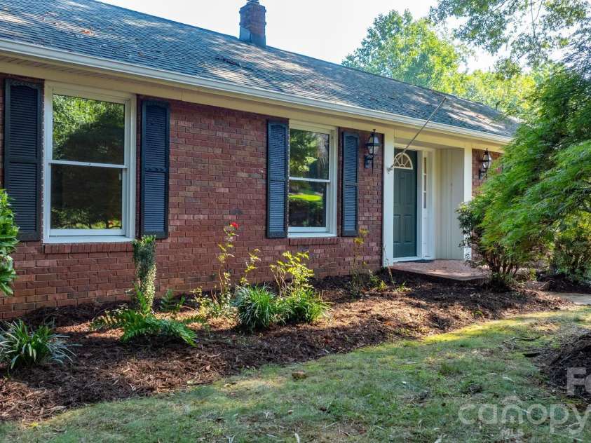 250 36th Avenue, Hickory, NC 28601.  MLS# CAR4413702, YatesRealty ID 49825. 