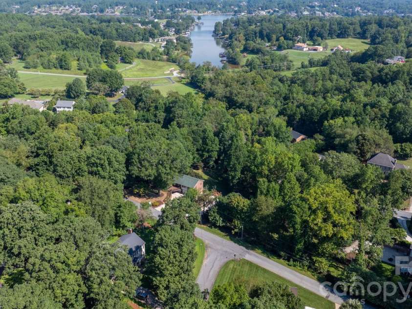 250 36th Avenue, Hickory, NC 28601.  MLS# CAR4413702, YatesRealty ID 49825. 