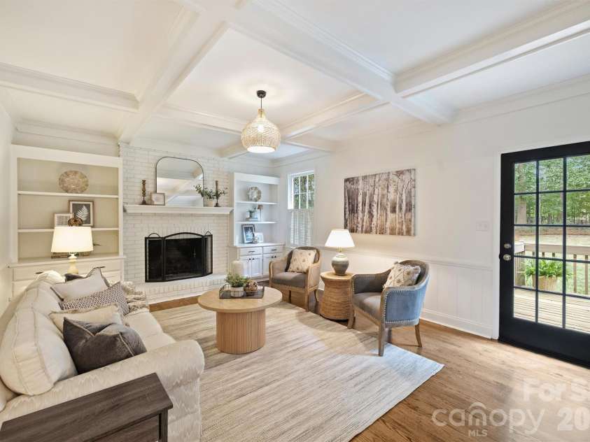 9809 Providence Forest Lane, Charlotte, NC 28270.  MLS# CAR4415159, YatesRealty ID 49826. 