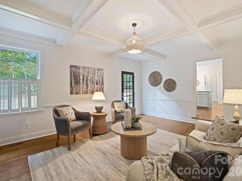 9809 Providence Forest Lane, Charlotte, NC 28270.  MLS# CAR4415159, YatesRealty ID 49826. 
