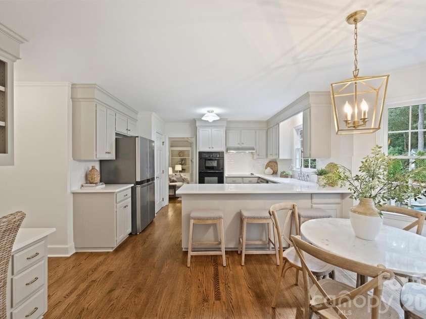 9809 Providence Forest Lane, Charlotte, NC 28270.  MLS# CAR4415159, YatesRealty ID 49826. 