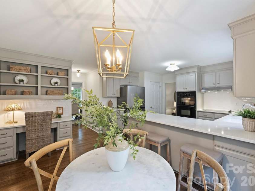 9809 Providence Forest Lane, Charlotte, NC 28270.  MLS# CAR4415159, YatesRealty ID 49826. 