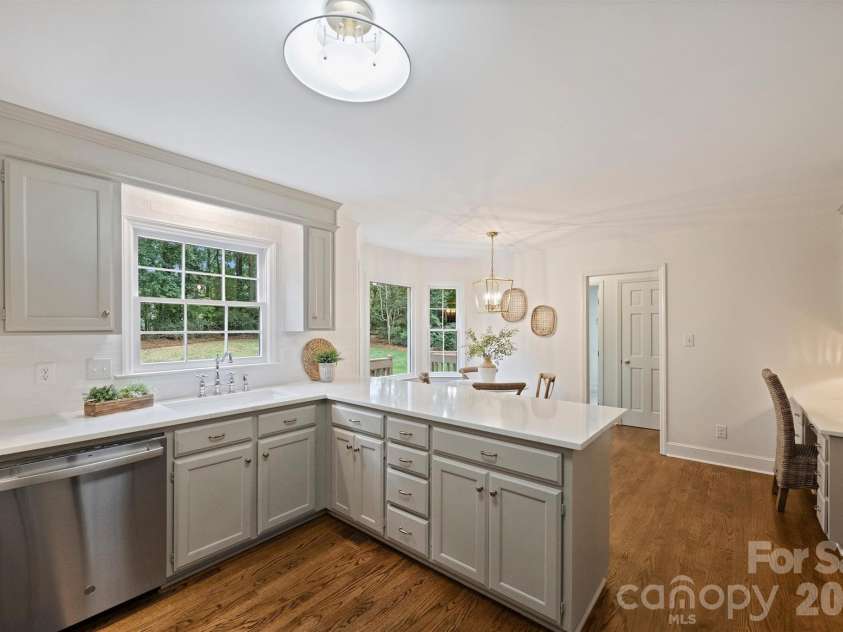 9809 Providence Forest Lane, Charlotte, NC 28270.  MLS# CAR4415159, YatesRealty ID 49826. 