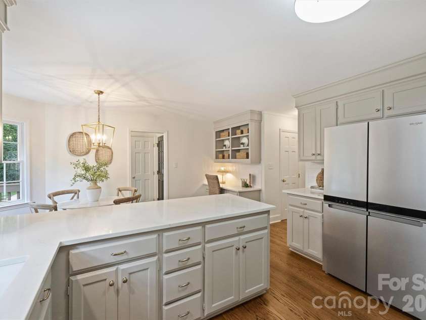 9809 Providence Forest Lane, Charlotte, NC 28270.  MLS# CAR4415159, YatesRealty ID 49826. 