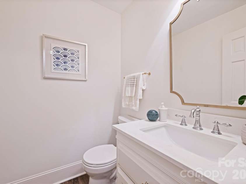 9809 Providence Forest Lane, Charlotte, NC 28270.  MLS# CAR4415159, YatesRealty ID 49826. 