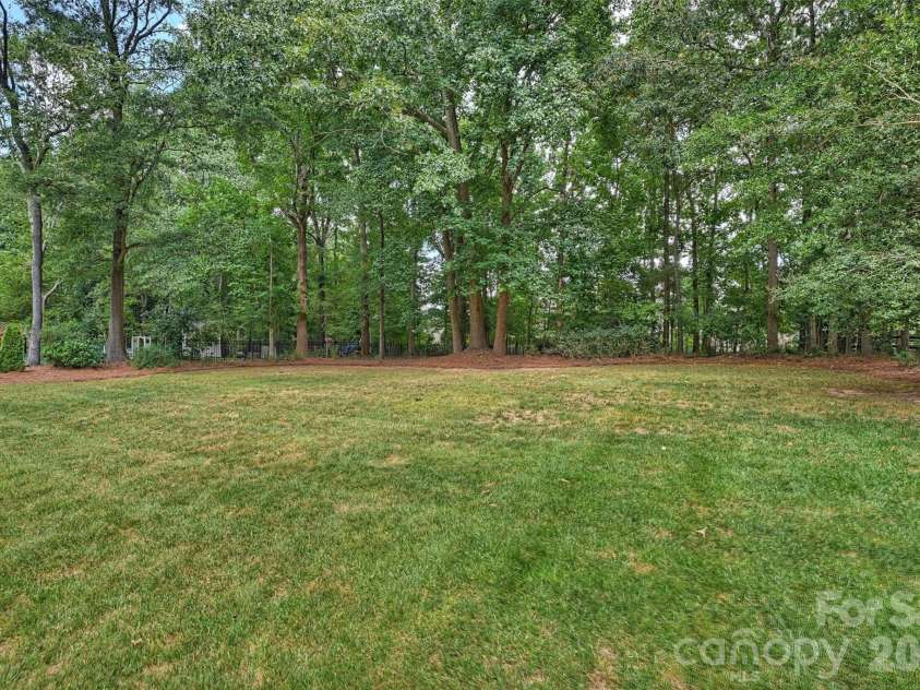 9809 Providence Forest Lane, Charlotte, NC 28270.  MLS# CAR4415159, YatesRealty ID 49826. 