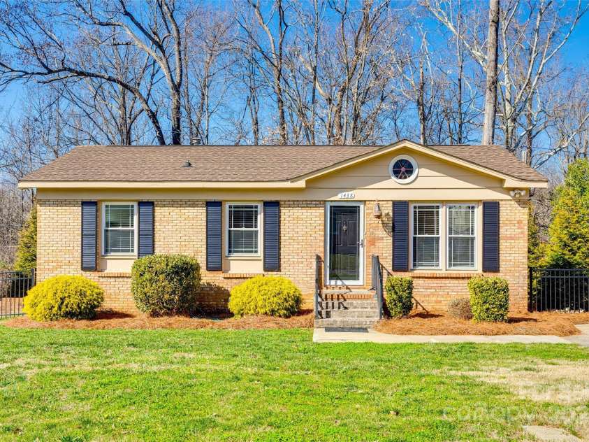 1438 Plumstead Road, Charlotte, NC 28216.  MLS# CAR4228243, YatesRealty ID 4983. 