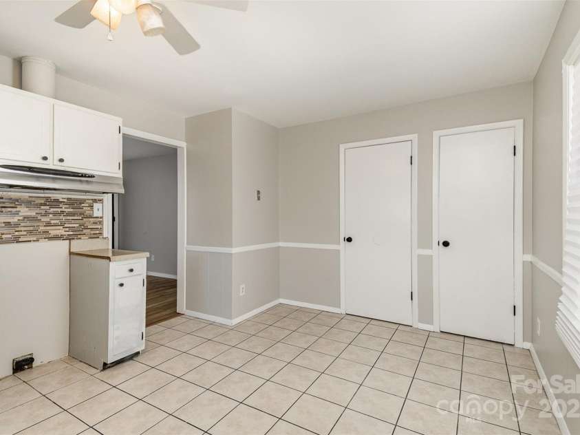 1438 Plumstead Road, Charlotte, NC 28216.  MLS# CAR4228243, YatesRealty ID 4983. 