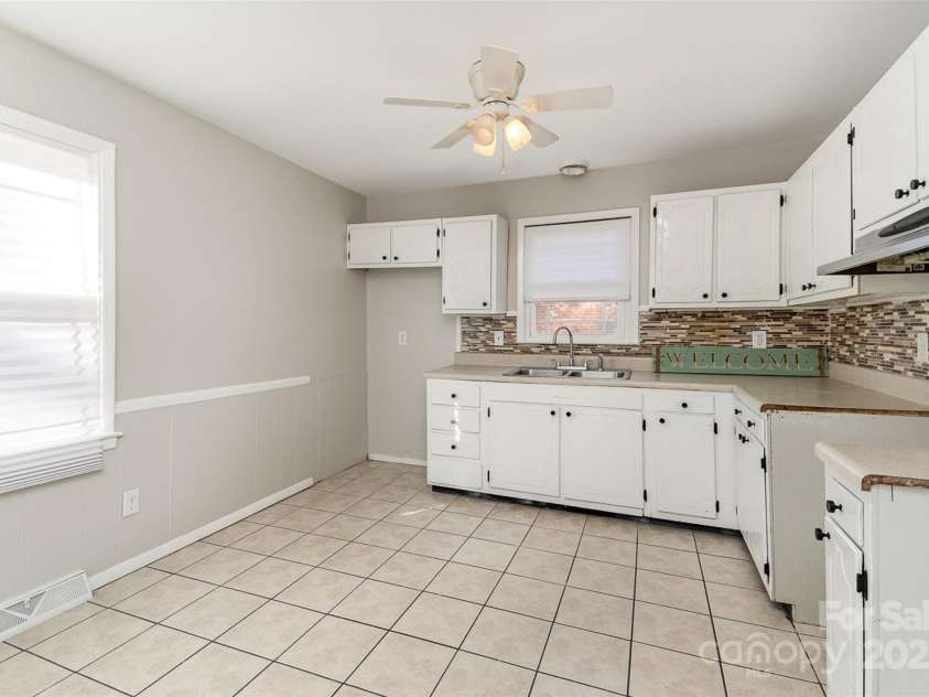 1438 Plumstead Road, Charlotte, NC 28216.  MLS# CAR4228243, YatesRealty ID 4983. 