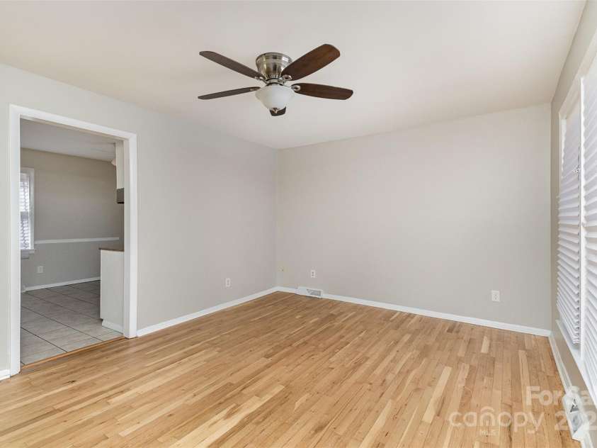 1438 Plumstead Road, Charlotte, NC 28216.  MLS# CAR4228243, YatesRealty ID 4983. 