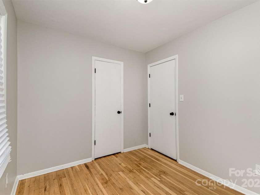 1438 Plumstead Road, Charlotte, NC 28216.  MLS# CAR4228243, YatesRealty ID 4983. 