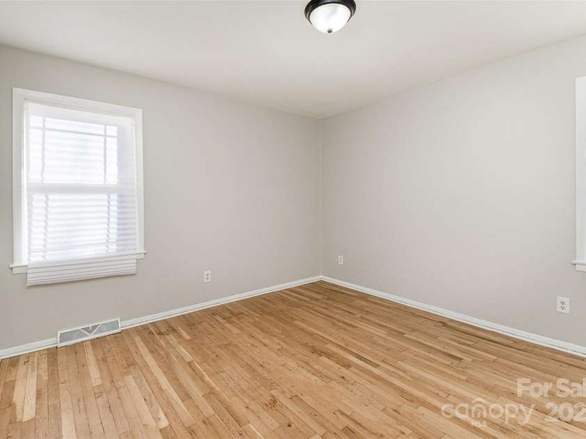 1438 Plumstead Road, Charlotte, NC 28216.  MLS# CAR4228243, YatesRealty ID 4983. 