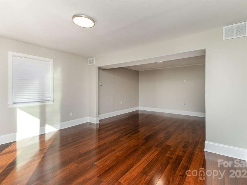 1438 Plumstead Road, Charlotte, NC 28216.  MLS# CAR4228243, YatesRealty ID 4983. 