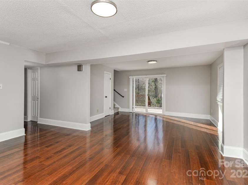 1438 Plumstead Road, Charlotte, NC 28216.  MLS# CAR4228243, YatesRealty ID 4983. 