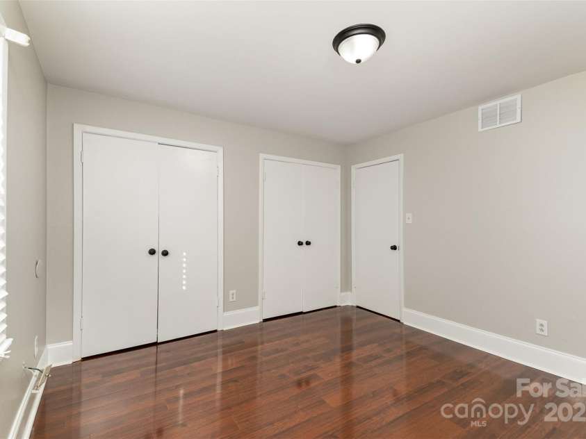 1438 Plumstead Road, Charlotte, NC 28216.  MLS# CAR4228243, YatesRealty ID 4983. 