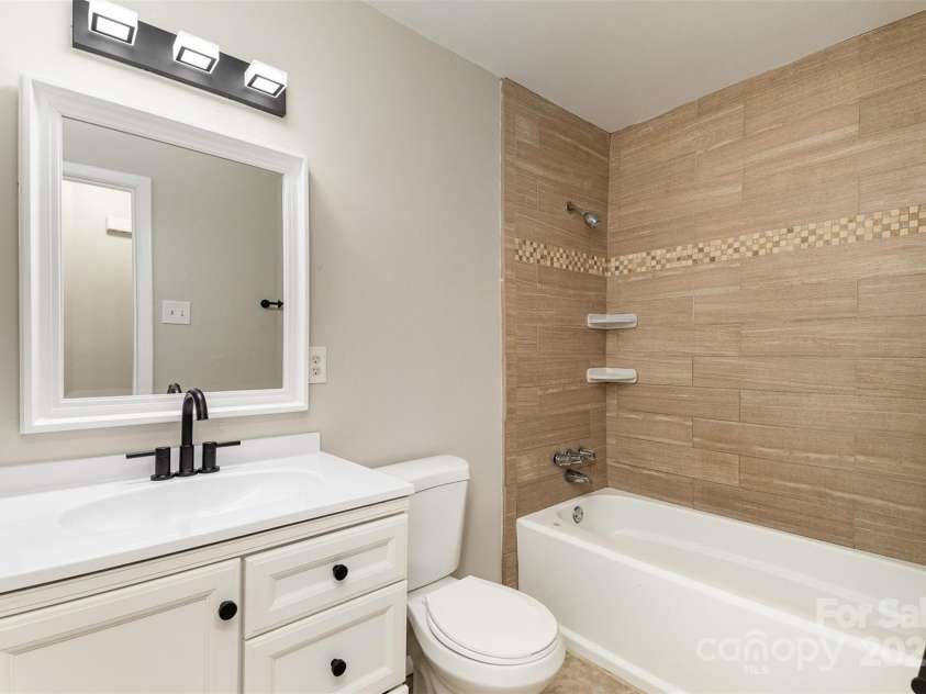 1438 Plumstead Road, Charlotte, NC 28216.  MLS# CAR4228243, YatesRealty ID 4983. 