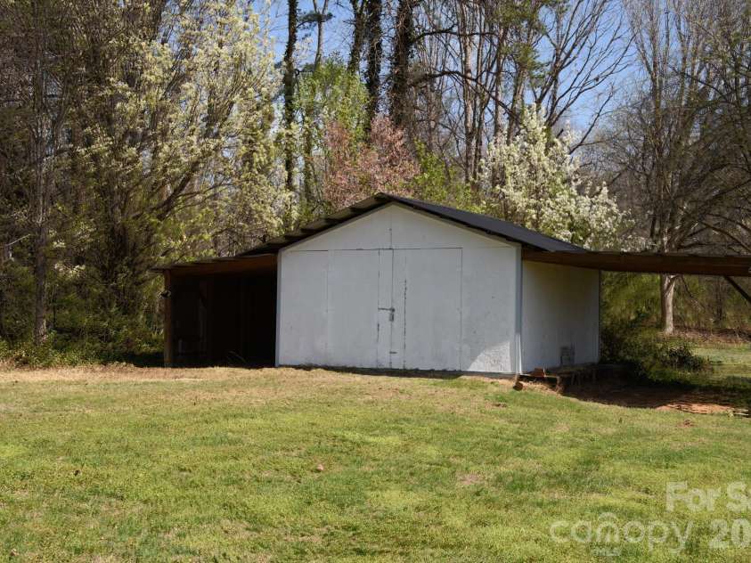 2501 US 70 Highway, Morganton, NC 28655.  MLS# CAR4357633, YatesRealty ID 4983. 