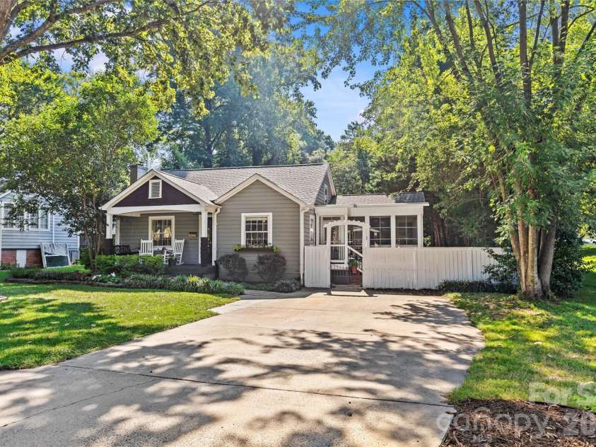 512 Bascom Street, Charlotte, NC 28205.  MLS# CAR4412433, YatesRealty ID 49830. Front Exterior