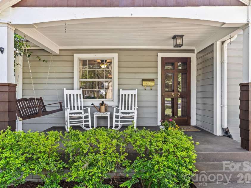 512 Bascom Street, Charlotte, NC 28205.  MLS# CAR4412433, YatesRealty ID 49830. Front Porch