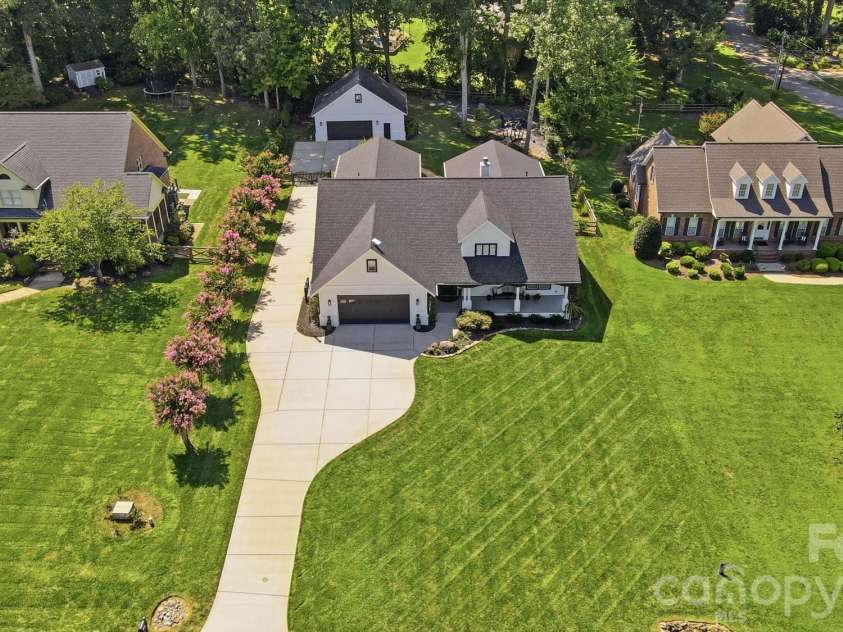 110 Henry Lane, Mooresville, NC 28117.  MLS# CAR4408414, YatesRealty ID 49831. 