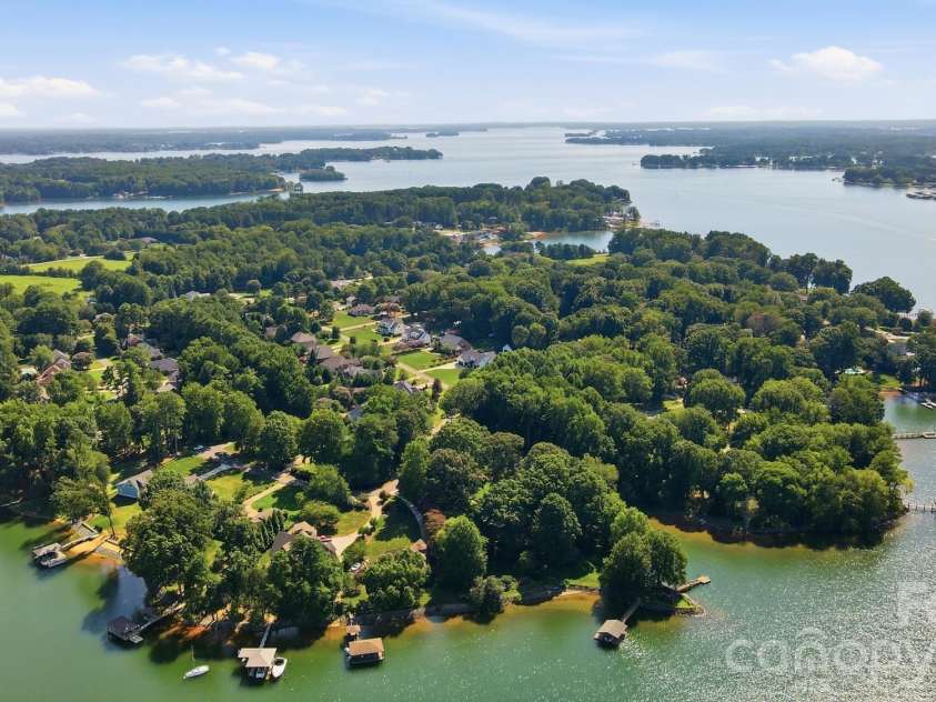 110 Henry Lane, Mooresville, NC 28117.  MLS# CAR4408414, YatesRealty ID 49831. 