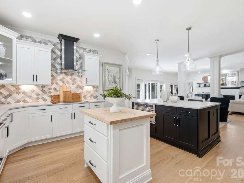 110 Henry Lane, Mooresville, NC 28117.  MLS# CAR4408414, YatesRealty ID 49831. 