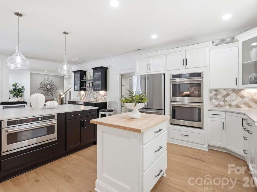 110 Henry Lane, Mooresville, NC 28117.  MLS# CAR4408414, YatesRealty ID 49831. 