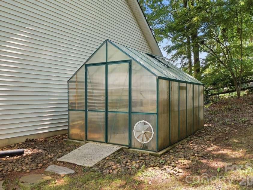 110 Henry Lane, Mooresville, NC 28117.  MLS# CAR4408414, YatesRealty ID 49831. 