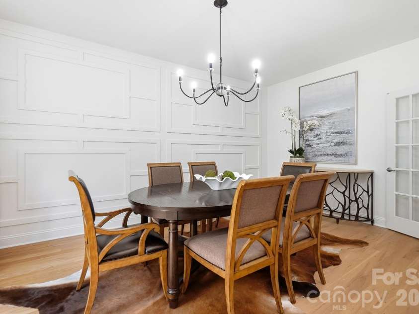 110 Henry Lane, Mooresville, NC 28117.  MLS# CAR4408414, YatesRealty ID 49831. Spacious dining room