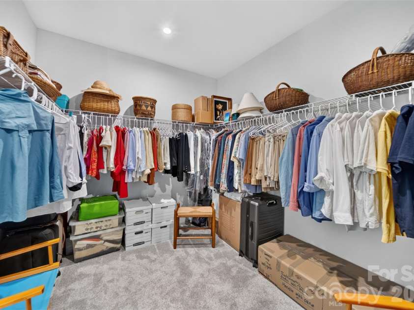 3135 Everly Enclave Way, Charlotte, NC 28210.  MLS# CAR4409003, YatesRealty ID 49832. Primary closet