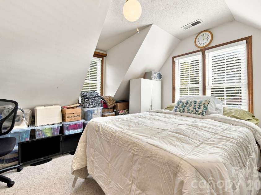 2325 Winterfield Drive, Gastonia, NC 28056.  MLS# CAR4408446, YatesRealty ID 49833. 4th bedroom