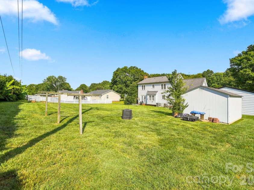 2325 Winterfield Drive, Gastonia, NC 28056.  MLS# CAR4408446, YatesRealty ID 49833. 