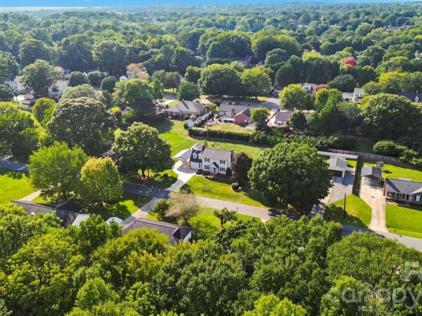 2325 Winterfield Drive, Gastonia, NC 28056.  MLS# CAR4408446, YatesRealty ID 49833. 