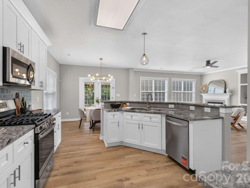 15611 Prescott Hill Avenue, Charlotte, NC 28277.  MLS# CAR4407678, YatesRealty ID 49834. 