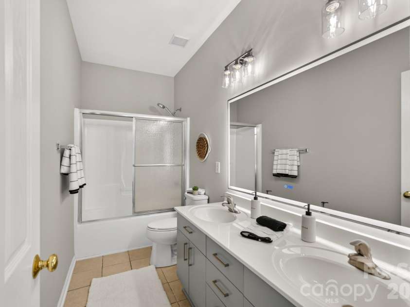 15611 Prescott Hill Avenue, Charlotte, NC 28277.  MLS# CAR4407678, YatesRealty ID 49834. 