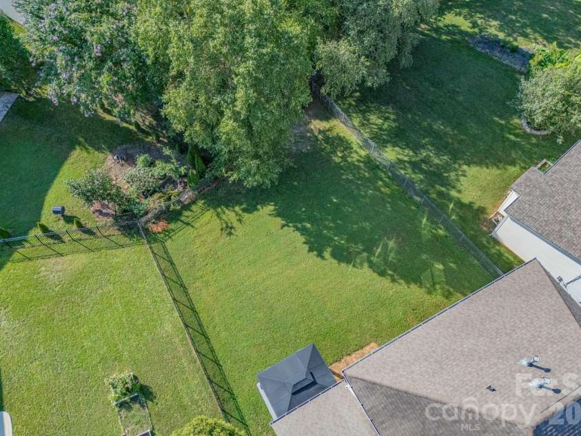 15611 Prescott Hill Avenue, Charlotte, NC 28277.  MLS# CAR4407678, YatesRealty ID 49834. 