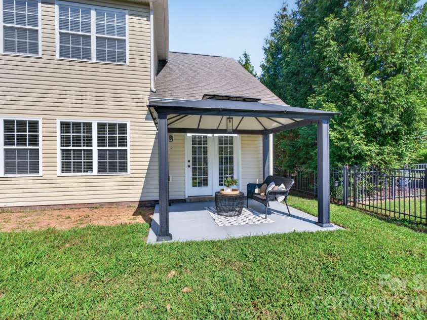 15611 Prescott Hill Avenue, Charlotte, NC 28277.  MLS# CAR4407678, YatesRealty ID 49834. 