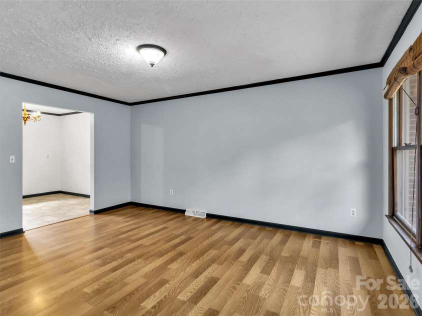 29 Colony Lane, Waynesville, NC 28786.  MLS# CAR4419104, YatesRealty ID 49837. 