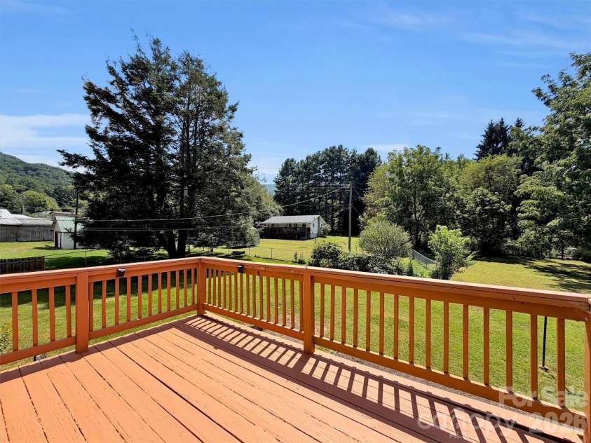 29 Colony Lane, Waynesville, NC 28786.  MLS# CAR4419104, YatesRealty ID 49837. 