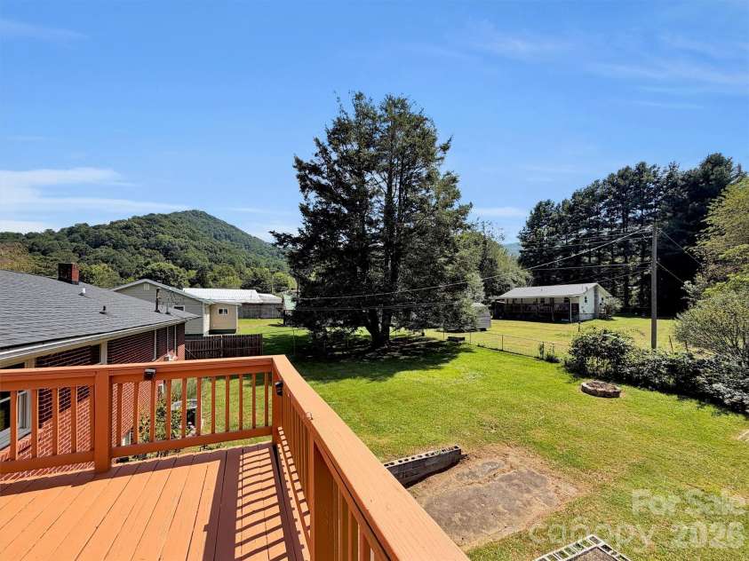 29 Colony Lane, Waynesville, NC 28786.  MLS# CAR4419104, YatesRealty ID 49837. 