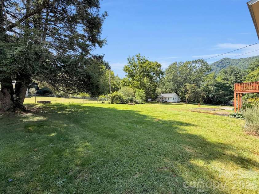 29 Colony Lane, Waynesville, NC 28786.  MLS# CAR4419104, YatesRealty ID 49837. 