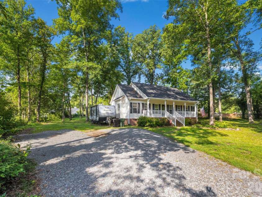 210 Pinewood Lane, Rock Hill, SC 29730.  MLS# CAR4410773, YatesRealty ID 49839. 