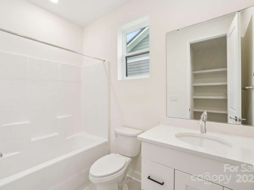 163 Windy Dell Drive, Tega Cay, SC 29708.  MLS# CAR4239219, YatesRealty ID 4984. Guest Bath