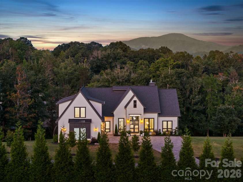 323 Chukar Way, Fletcher, NC 28732.  MLS# CAR4422780, YatesRealty ID 49840. 