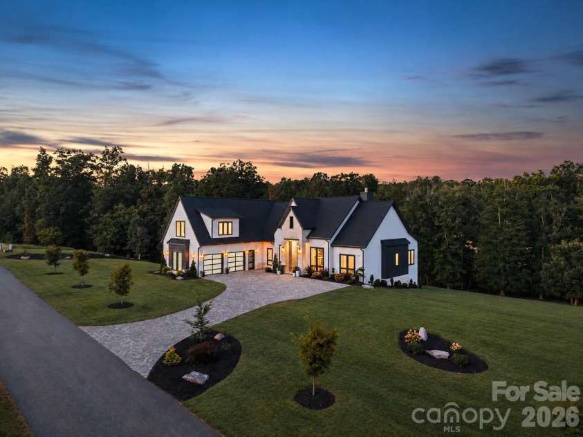 323 Chukar Way, Fletcher, NC 28732.  MLS# CAR4422780, YatesRealty ID 49840. 