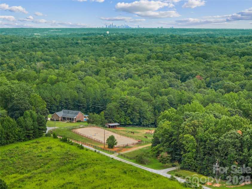 160 Palomino Trail, Mount Holly, NC 28120.  MLS# CAR4422505, YatesRealty ID 49841. 