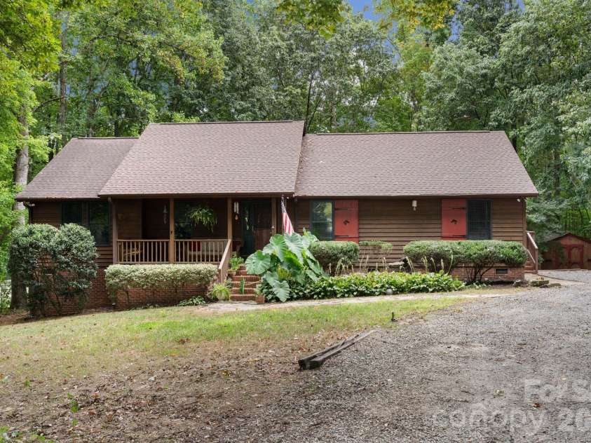 160 Palomino Trail, Mount Holly, NC 28120.  MLS# CAR4422505, YatesRealty ID 49841. 